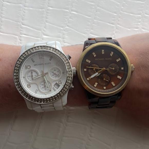 2 Michael Kors Watches - Picture 1 of 14